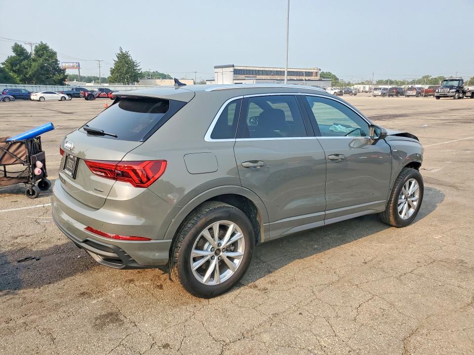 62312736 :رقم المزاد ، WA1EECF35P1117145 vin ، 2023 Audi Q3 مزاد بيع