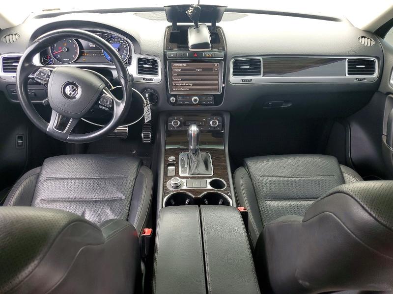 61352146 :رقم المزاد ، WVGEF9BP0GD011047 vin ، 2016 Volkswagen Touareg مزاد بيع