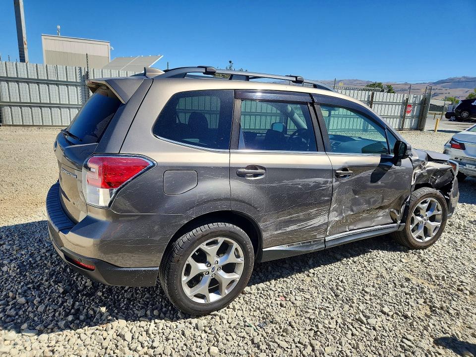 61587656 :رقم المزاد ، JF2SJAWC9JH538004 vin ، 2018 Subaru Forester مزاد بيع