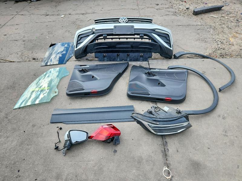 Продажа на аукционе авто 2022 Volkswagen Tiguan, vin: 3VV2B7AX2NM075375, номер лота: 62252446