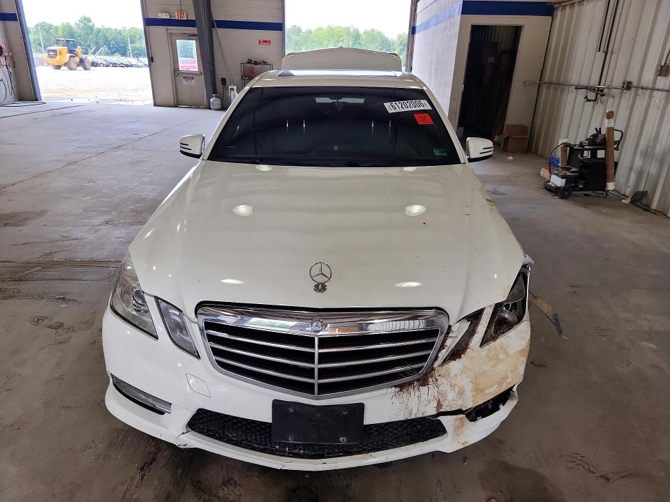 61202006 :رقم المزاد ، WDDHF5KB8CA627224 vin ، 2012 Mercedes-benz E مزاد بيع