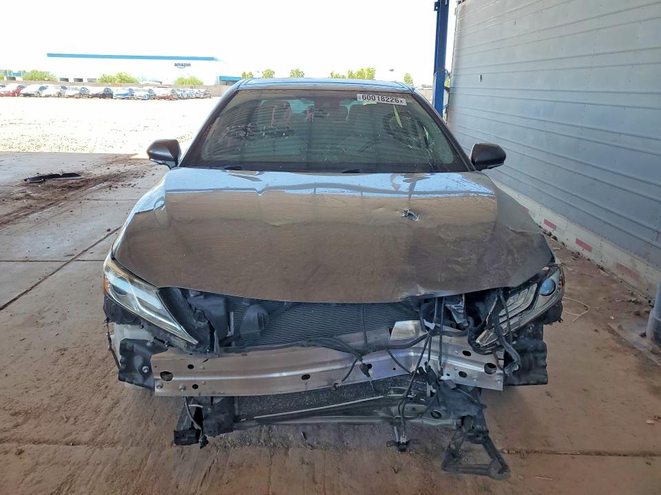 60018226 :رقم المزاد ، 4T1FZ1AK4MU050318 vin ، 2021 Toyota Camry مزاد بيع