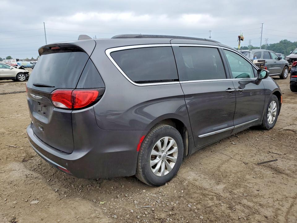 61972256 :رقم المزاد ، 2C4RC1BG0HR778542 vin ، 2017 Chrysler Pacifica مزاد بيع
