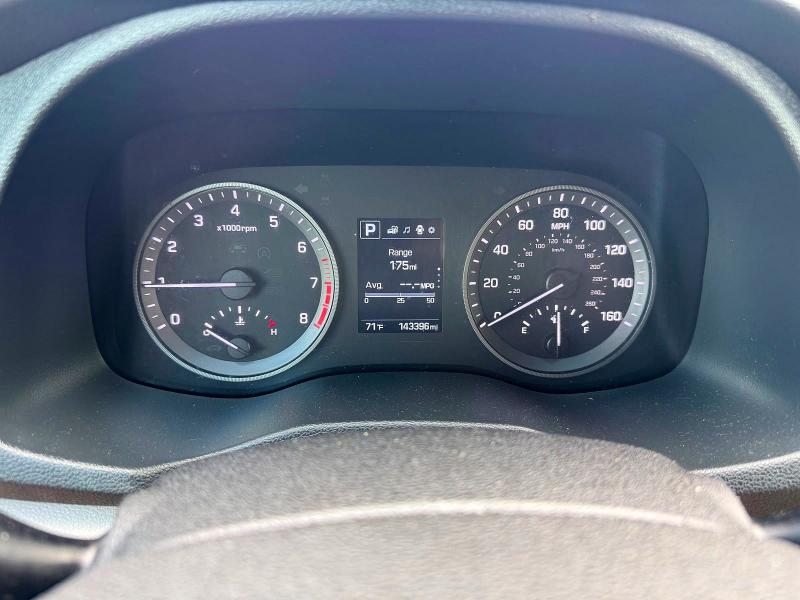 Продажа на аукционе авто 2017 Hyundai Tucson, vin: KM8J3CA28HU295247, номер лота: 63611796