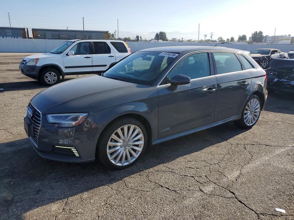 Продажа на аукционе авто 2017 Audi A3, vin: WAUTPBFF0HA036421, номер лота: 61538256