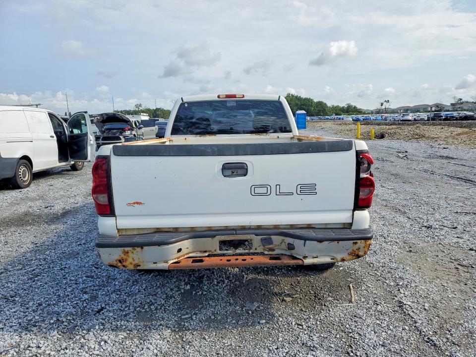 2004 Chevrolet Silverado მანქანა იყიდება აუქციონზე, vin: 1GCEC19T84E195497, აუქციონის ნომერი: 63375846