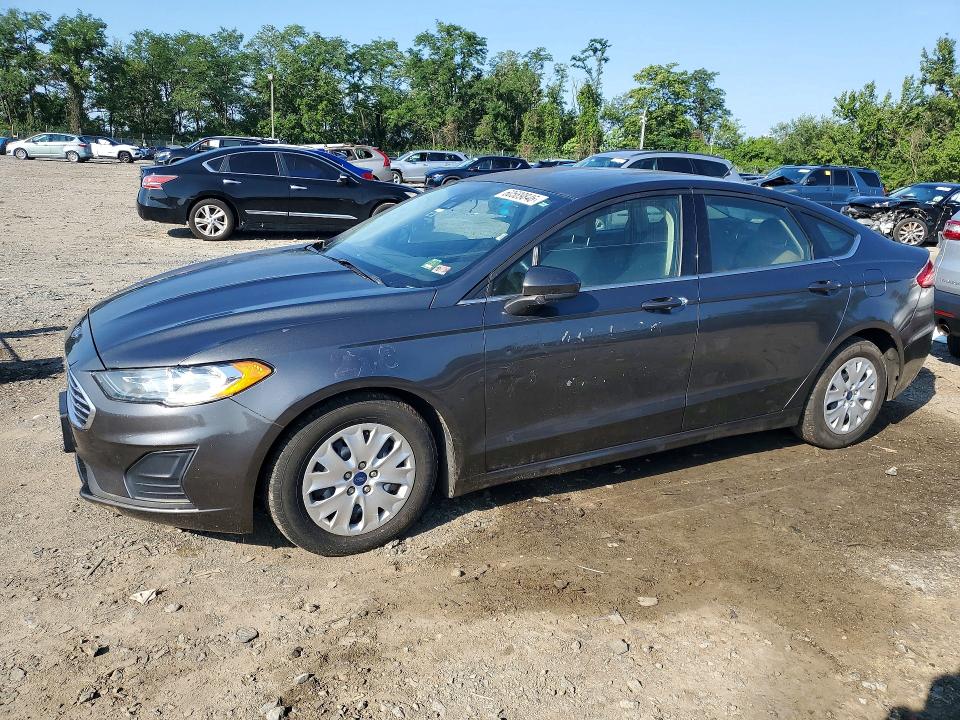 60589846 :رقم المزاد ، 3FA6P0G70KR281105 vin ، 2019 Ford Fusion مزاد بيع