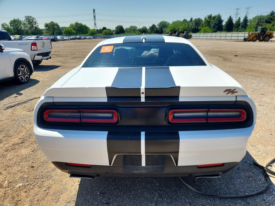 59747386 :رقم المزاد ، 2C3CDZBT0GH226370 vin ، 2016 Dodge Challenger مزاد بيع