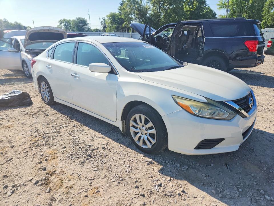 Auction sale of the 2018 Nissan Altima, vin: 1N4AL3AP2JC157883, lot number: 62393286