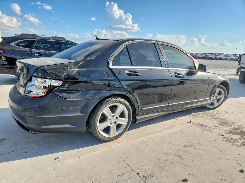 2010 Mercedes-benz C მანქანა იყიდება აუქციონზე, vin: WDDGF5EB8AF439388, აუქციონის ნომერი: 60074076
