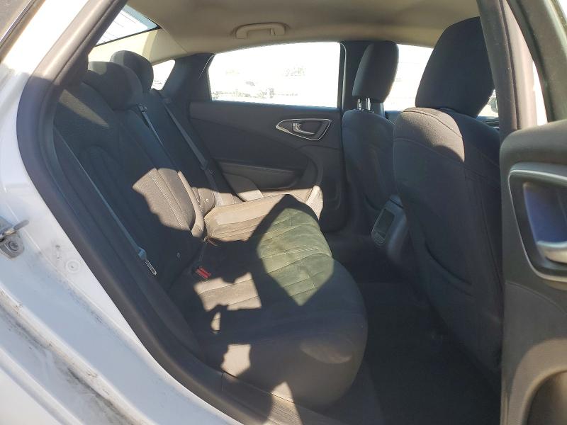 62620396 :رقم المزاد ، 1C3CCCAB8GN127540 vin ، 2016 Chrysler 200 مزاد بيع