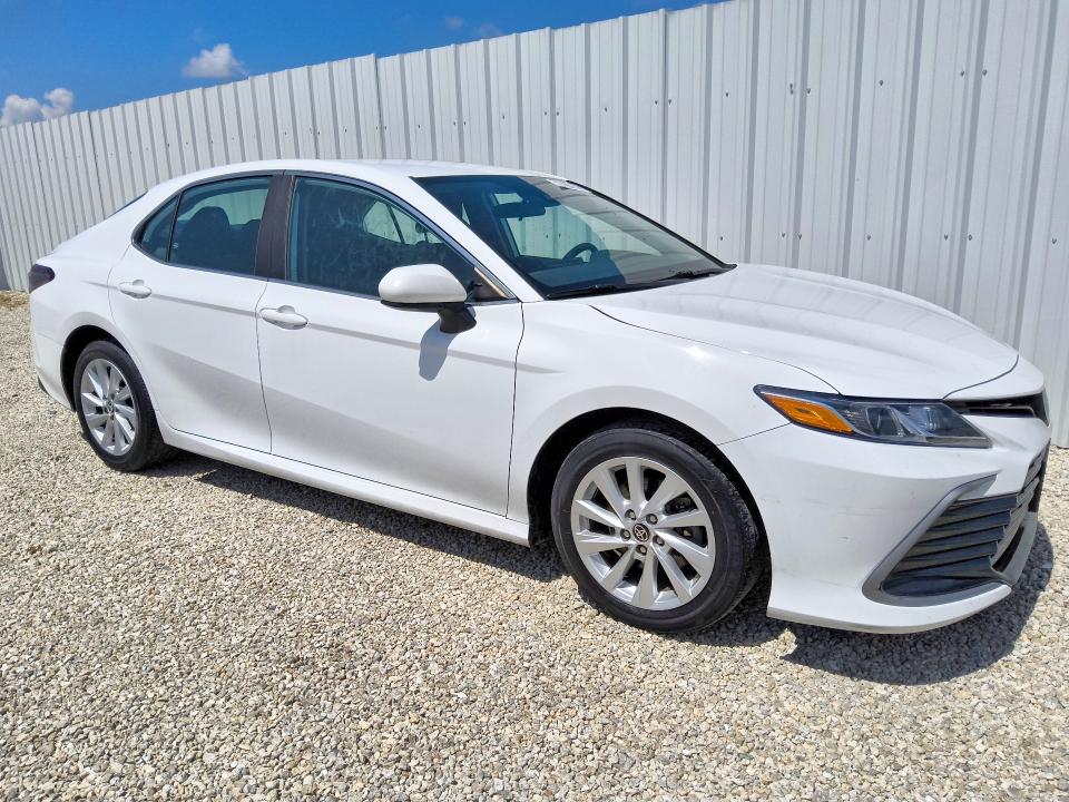 60572626 :رقم المزاد ، 4T1C11AK4PU805952 vin ، 2023 Toyota Camry مزاد بيع