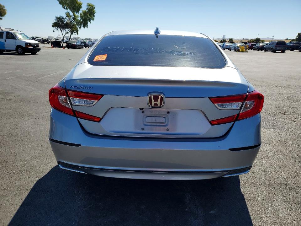 59732456 :رقم المزاد ، 1HGCV1F16JA138532 vin ، 2018 Honda Accord مزاد بيع