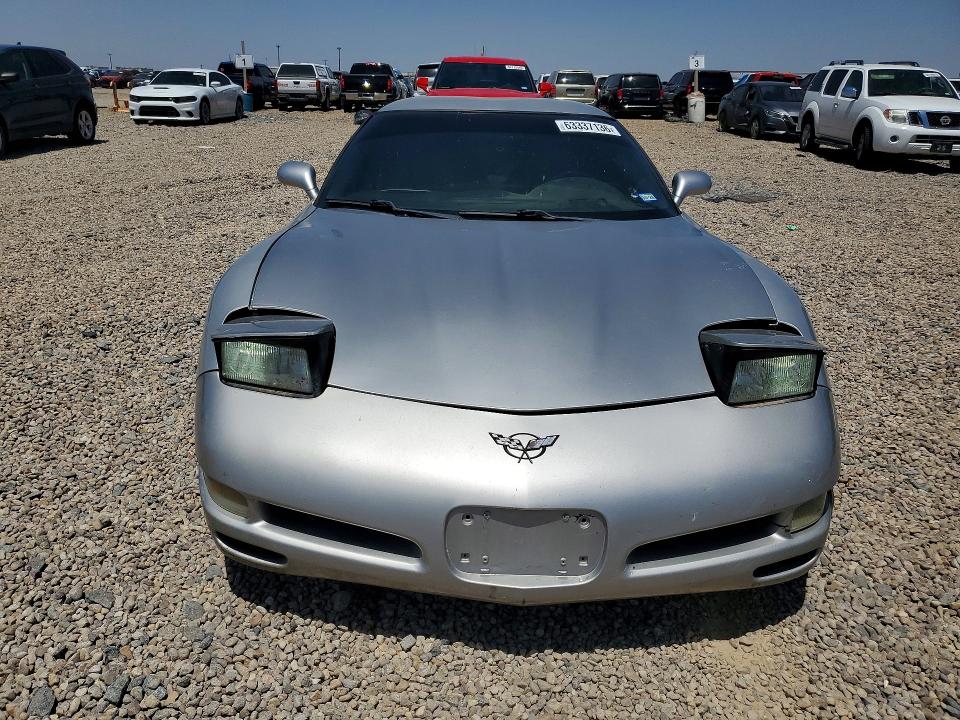 63337136 :رقم المزاد ، 1G1YY22G245111894 vin ، 2004 Chevrolet Corvette مزاد بيع