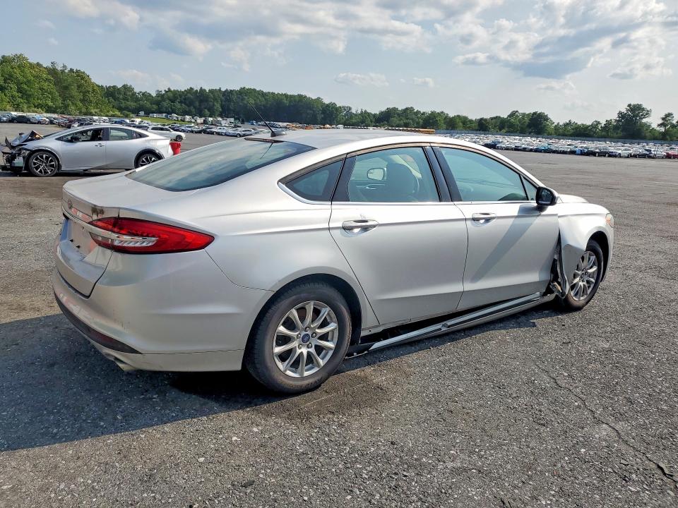 62381766 :رقم المزاد ، 3FA6P0G7XJR148883 vin ، 2018 Ford Fusion مزاد بيع