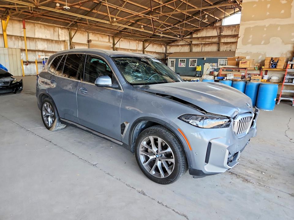60631906 :رقم المزاد ، 5UX23EU08R9T29222 vin ، 2024 Bmw X5 مزاد بيع