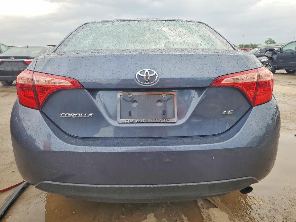 63149756 :رقم المزاد ، 5YFBURHE8JP848653 vin ، 2018 Toyota Corolla مزاد بيع