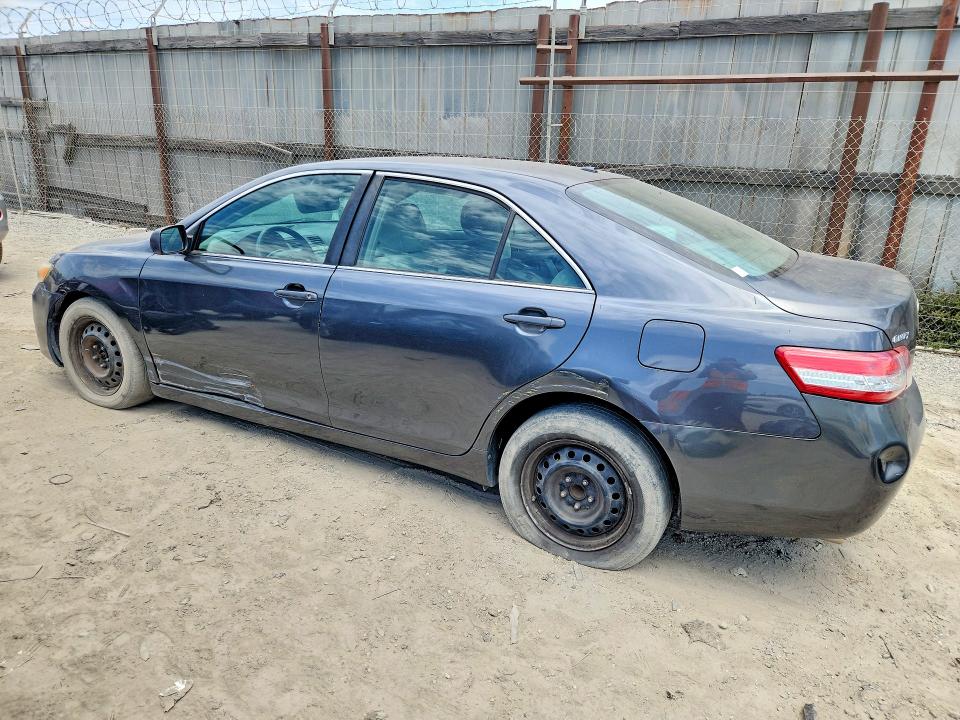 61963176 :رقم المزاد ، 4T1BK3EK2AU107524 vin ، 2010 Toyota Camry مزاد بيع