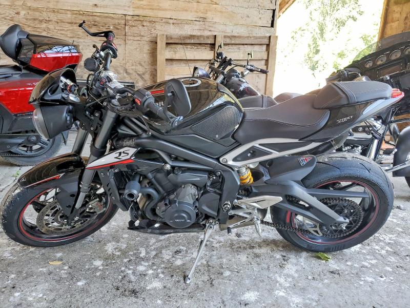 2018 Triumph Motorcycle Street Triple მანქანა იყიდება აუქციონზე, vin: SMTA464S9JT815922, აუქციონის ნომერი: 59635876