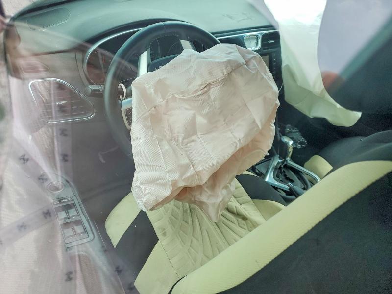 61877546 :رقم المزاد ، 1C3CCBCGXDN524729 vin ، 2013 Chrysler 200 مزاد بيع