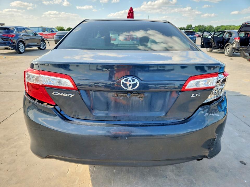 58781326 :رقم المزاد ، 4T4BF1FK7CR182431 vin ، 2012 Toyota Camry مزاد بيع