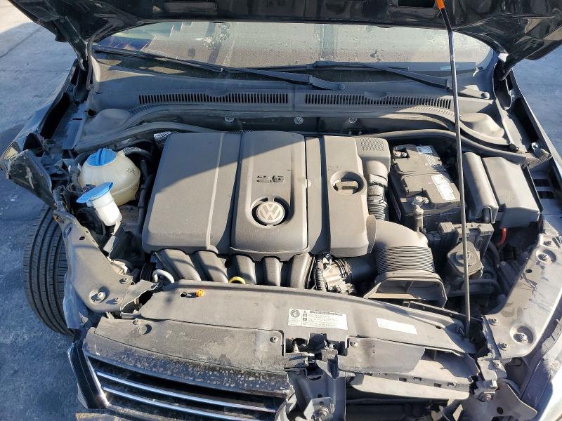 63135806 :رقم المزاد ، 3VWDP7AJ6DM302762 vin ، 2013 Volkswagen Jetta مزاد بيع