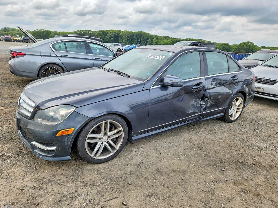 Продажа на аукционе авто 2013 Mercedes-benz C, vin: WDDGF8ABXDR276480, номер лота: 60042756