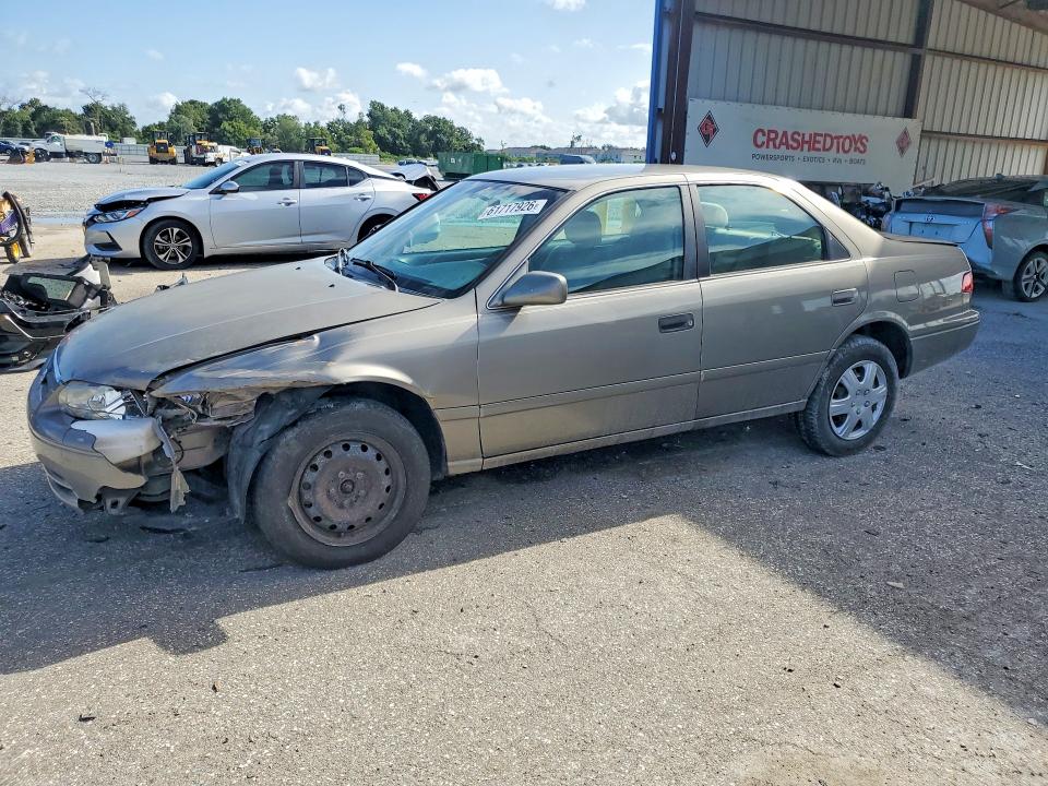 61717926 :رقم المزاد ، 4T1BG22K61U040300 vin ، 2001 Toyota Camry مزاد بيع