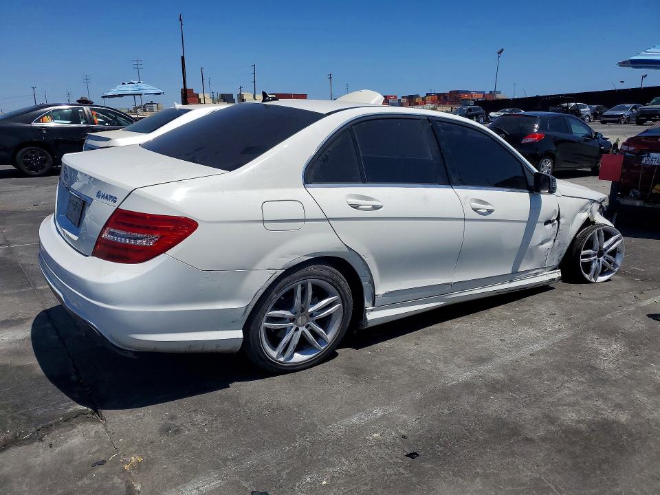 Продажа на аукционе авто 2012 Mercedes-benz C, vin: WDDGF8BB0CF920180, номер лота: 59904286