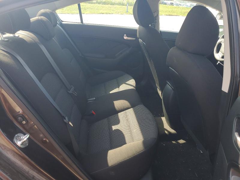 62630566 :رقم المزاد ، 3KPFK4A74HE039149 vin ، 2017 Kia Forte مزاد بيع