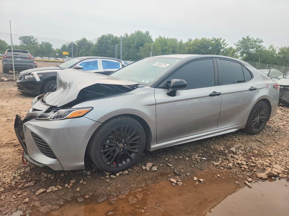 59886726 :رقم المزاد ، 4T1G11BK6LU005356 vin ، 2020 Toyota Camry مزاد بيع