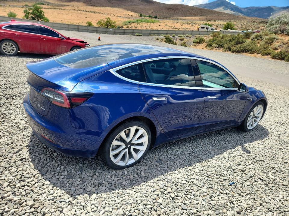 Продаж на аукціоні авто 2018 Tesla Model 3, vin: 5YJ3E1EB1JF147753, номер лоту: 60572646