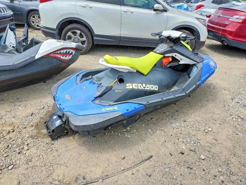 61928436 :رقم المزاد ، YDV42043A020 vin ، 2020 Sea Doo Spark Trixx مزاد بيع