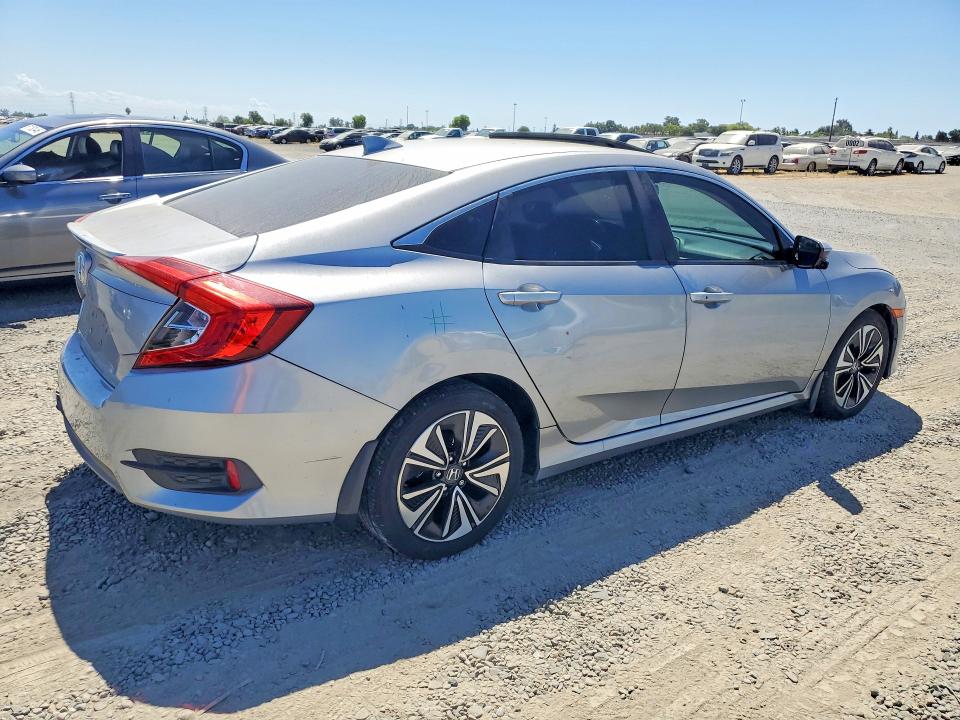 Продажа на аукционе авто 2018 Honda Civic, vin: JHMFC1F72JX043757, номер лота: 61221606