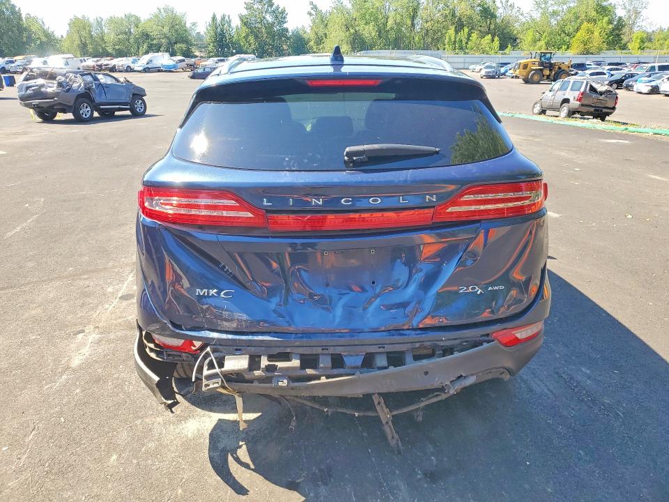 61150726 :رقم المزاد ، 5LMCJ2D90HUL57982 vin ، 2017 Lincoln Mkc مزاد بيع