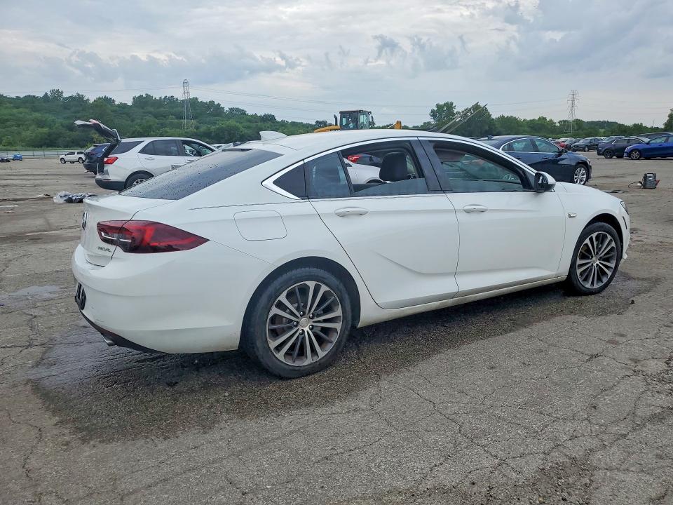 60491586 :رقم المزاد ، W04GM6SX2J1127550 vin ، 2018 Buick Regal مزاد بيع