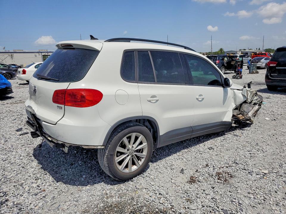 2017 Volkswagen Tiguan მანქანა იყიდება აუქციონზე, vin: WVGAV7AX6HK042498, აუქციონის ნომერი: 60554896