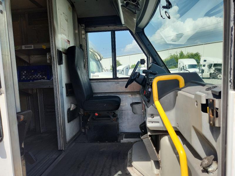 60488486 :رقم المزاد ، JALB4T176D7W00172 vin ، 2013 Isuzu Npr مزاد بيع