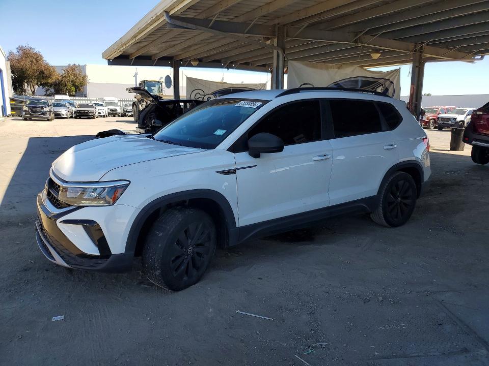 Продажа на аукционе авто 2023 Volkswagen Taos, vin: 3VVCX7B2XPM337316, номер лота: 61235866