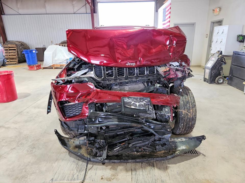 61713276 :رقم المزاد ، 1C4RJYB61N8742341 vin ، 2022 Jeep Grand Cherokee مزاد بيع