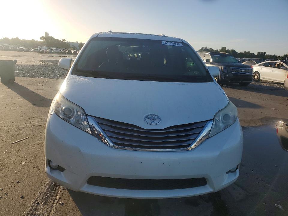 2017 Toyota Sienna მანქანა იყიდება აუქციონზე, vin: 5TDYZ3DC3HS833783, აუქციონის ნომერი: 61356076