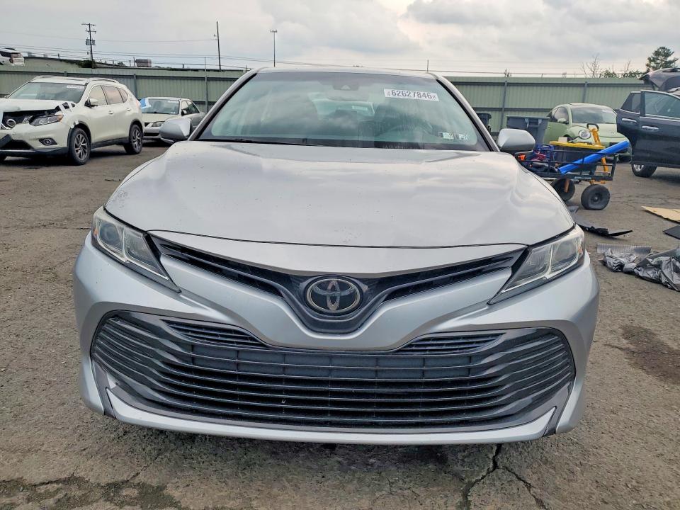 2019 Toyota Camry მანქანა იყიდება აუქციონზე, vin: 4T1B11HK0KU713117, აუქციონის ნომერი: 62627846