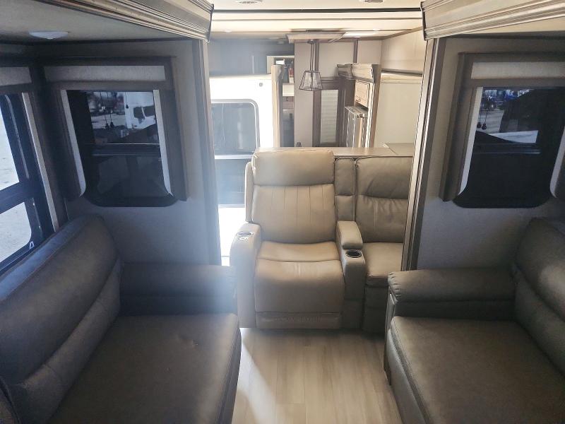Продаж на аукціоні авто 2023 Grand Design Solitude Fifth Wheel, vin: 573FS432XPAA13055, номер лоту: 59799266