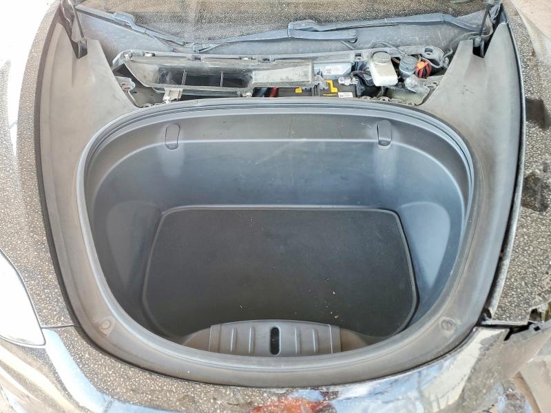60818486 :رقم المزاد ، 5YJ3E1EA0JF178029 vin ، 2018 Tesla Model 3 مزاد بيع