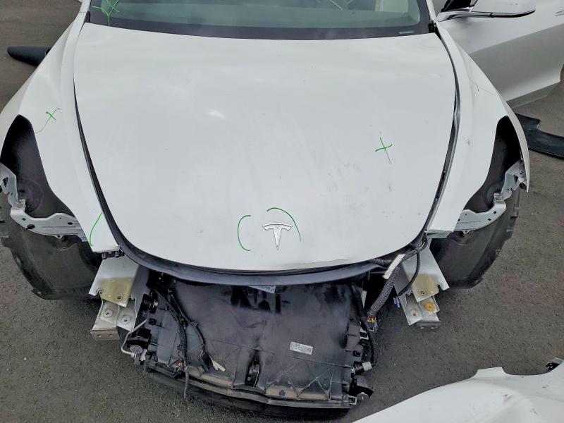 60520796 :رقم المزاد ، 5YJ3E1EA5JF162330 vin ، 2018 Tesla Model 3 مزاد بيع