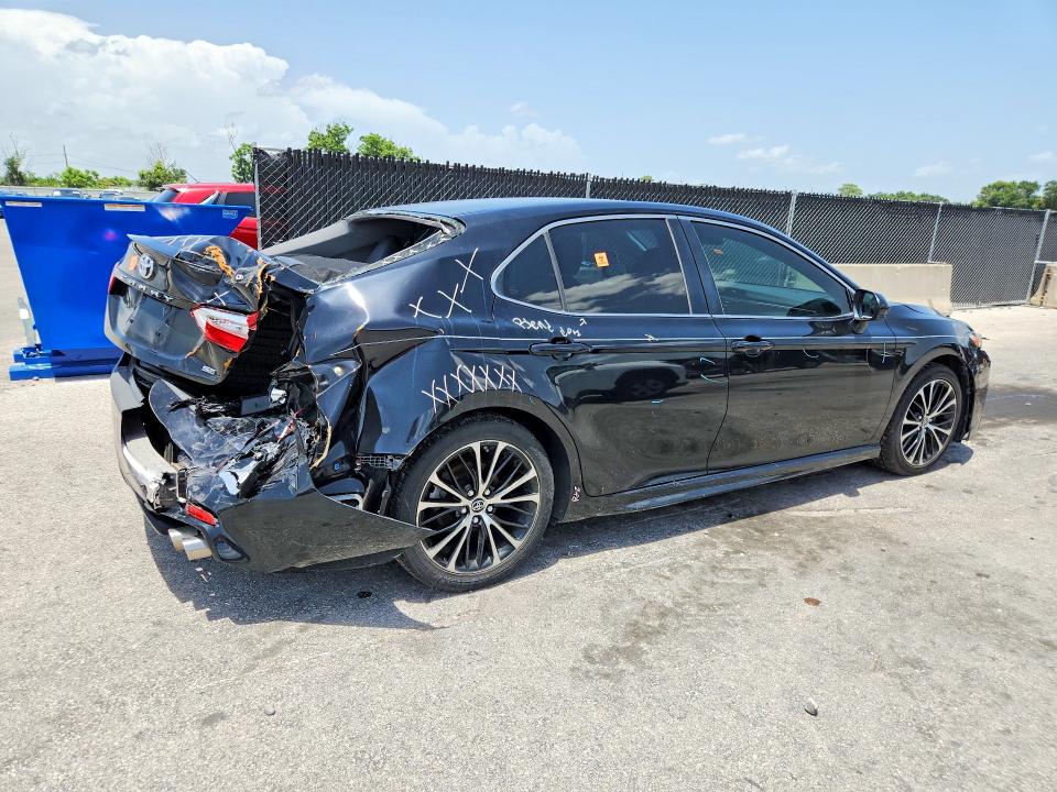 60976566 :رقم المزاد ، JTNB11HKXJ3003744 vin ، 2018 Toyota Camry مزاد بيع