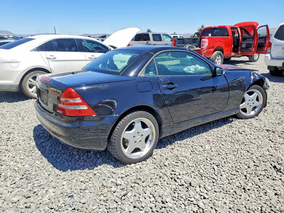 62495376 :رقم المزاد ، WDBKK49F21F169645 vin ، 2001 Mercedes-benz Slk مزاد بيع