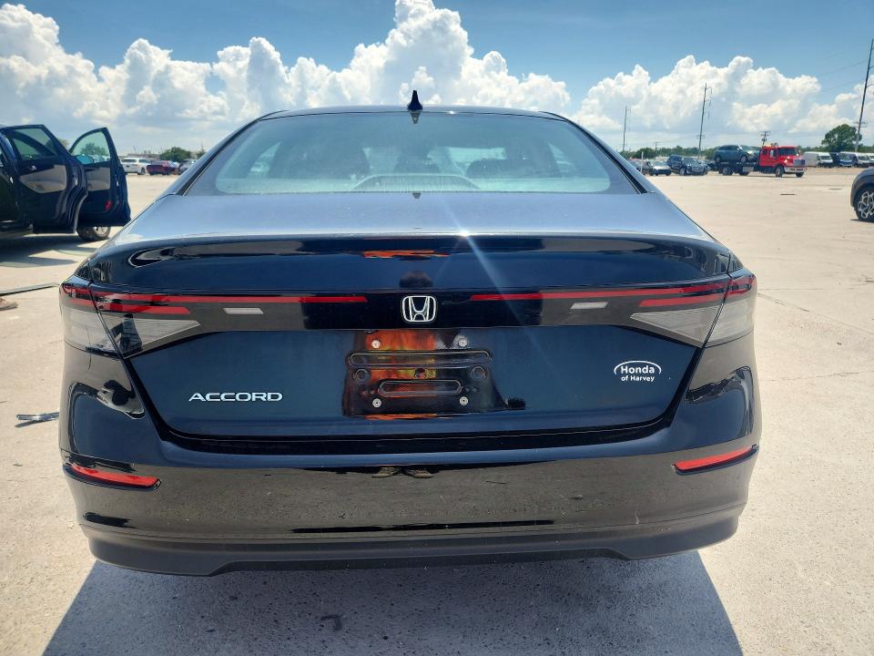 61386636 :رقم المزاد ، 1HGCY1F29PA054245 vin ، 2023 Honda Accord مزاد بيع