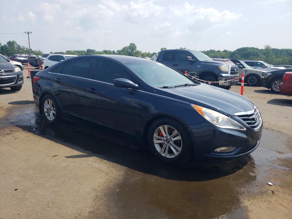 60784106 :رقم المزاد ، 5NPEB4AC2DH801330 vin ، 2013 Hyundai Sonata مزاد بيع