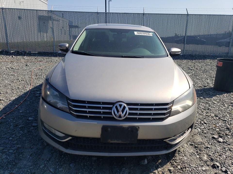 60839936 :رقم المزاد ، 1VWCN7A38DC116046 vin ، 2013 Volkswagen Passat مزاد بيع